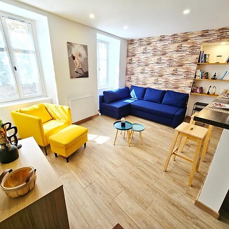 Rez De Chaussee Appartement A Tournus - Yellow 外观 照片